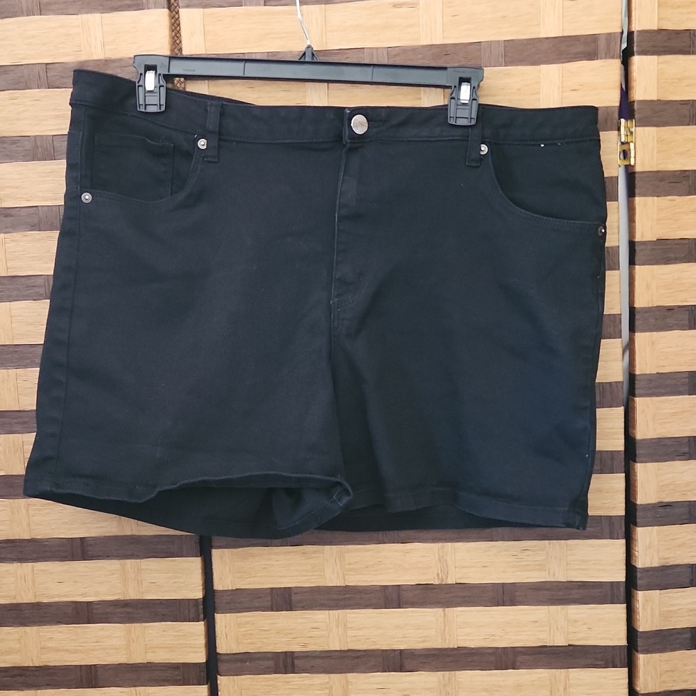 Hybrid & Co stretch jean shorts